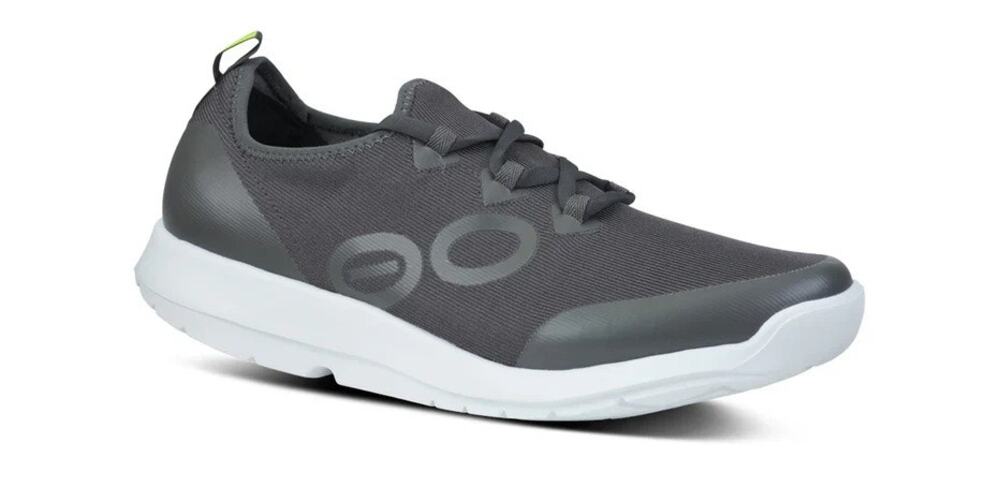 Men’s Gray OOFOS OOmg Sport Active Recovery Tennis Shoe size 9